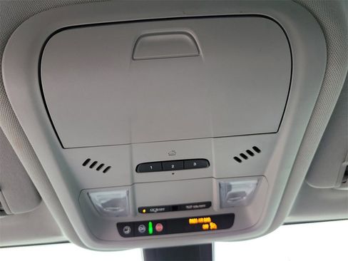 Used 2022 Chevrolet Equinox Premier image 33