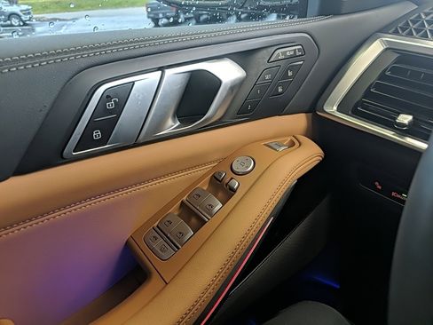 Used 2024 BMW X7 xDrive40i w/ Executive Package image 33