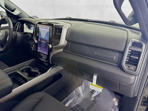 New 2026 RAM 1500 4x4 Crew Cab image 26