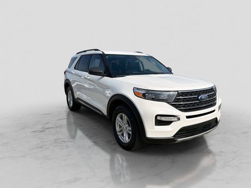 Certified 2023 Ford Explorer XLT w/ Equipment Group 202A AWD/4WD image 10