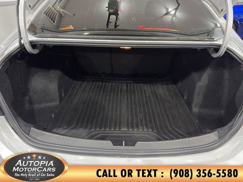 Used 2017 Chevrolet Malibu LT image 15