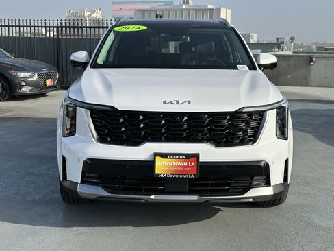 Certified 2024 Kia Sorento SX image 9