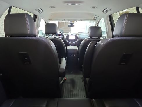 Used 2021 Chevrolet Traverse LT w/ LT Premium Package AWD/4WD image 13