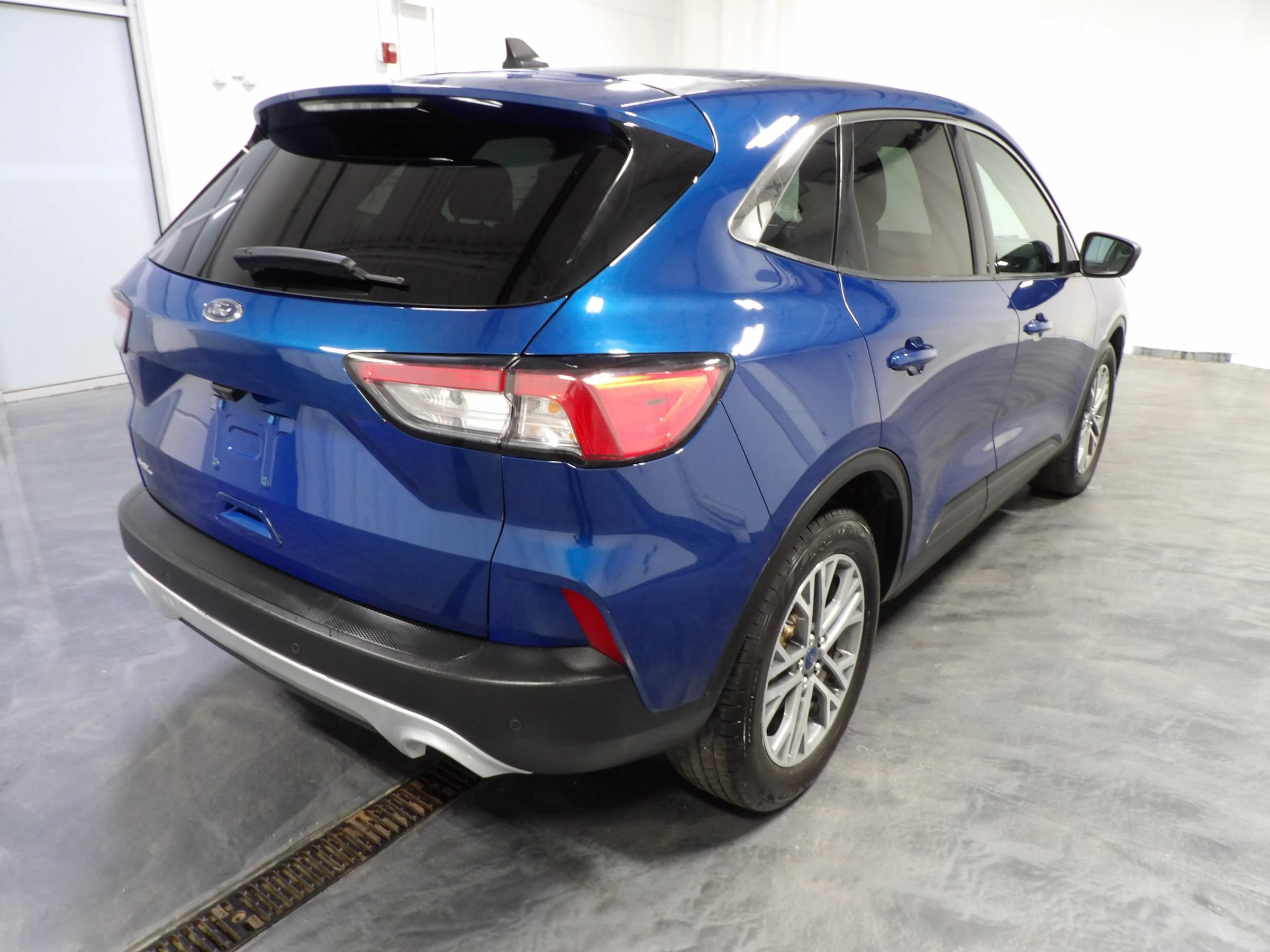 Used 2022 Ford Escape SEL FWD image 4