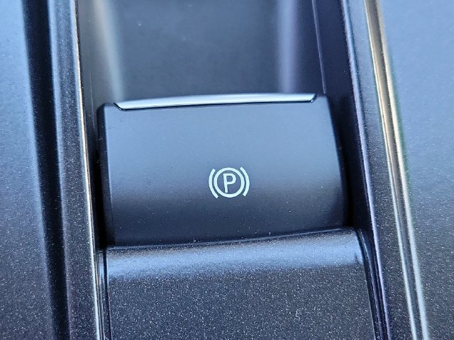 Used 2026 Ford Explorer Active RWD image 17