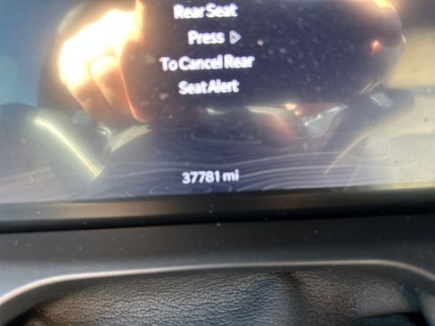 Used 2023 Jeep Grand Cherokee L Limited w/ Luxury Tech Group II image 16