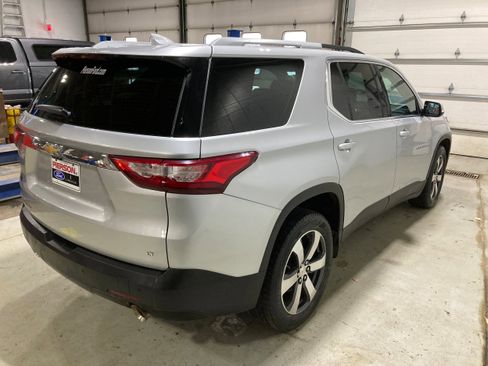 Used 2018 Chevrolet Traverse LT image 13
