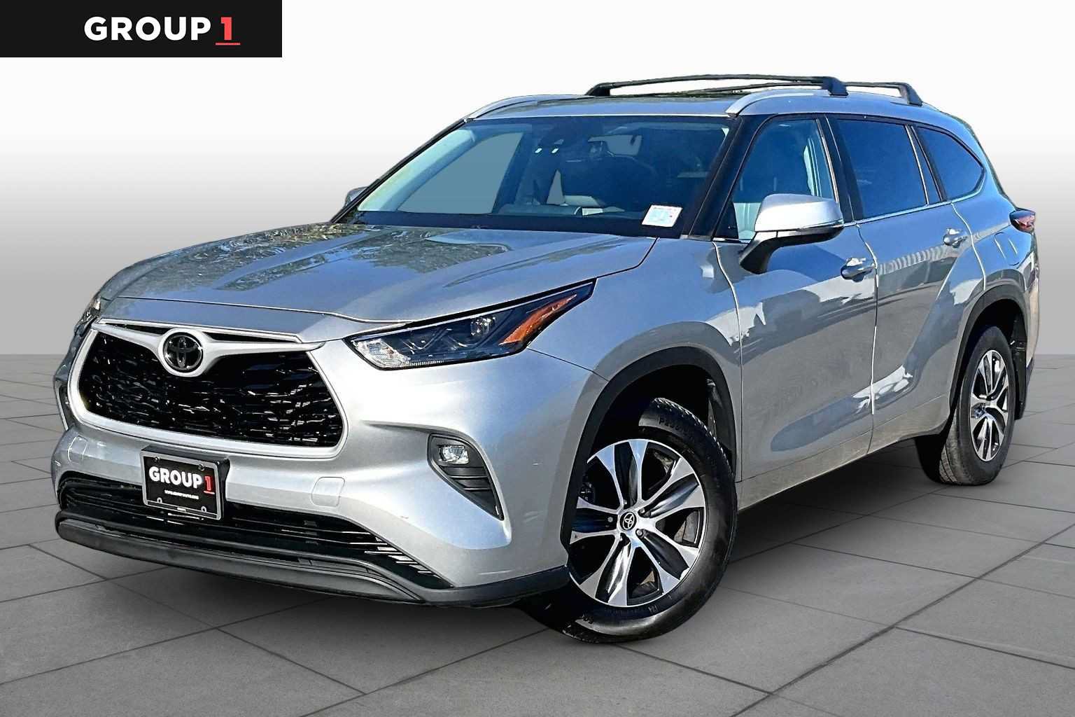 Used 2023 Toyota Highlander XLE AWD/4WD image 1