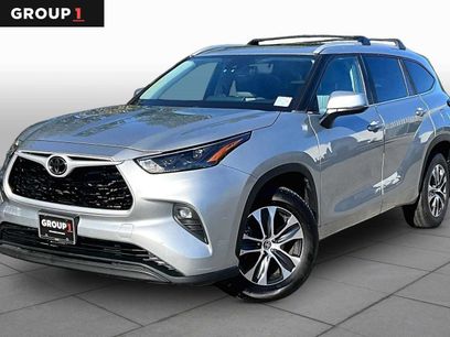 Used 2023 Toyota Highlander XLE