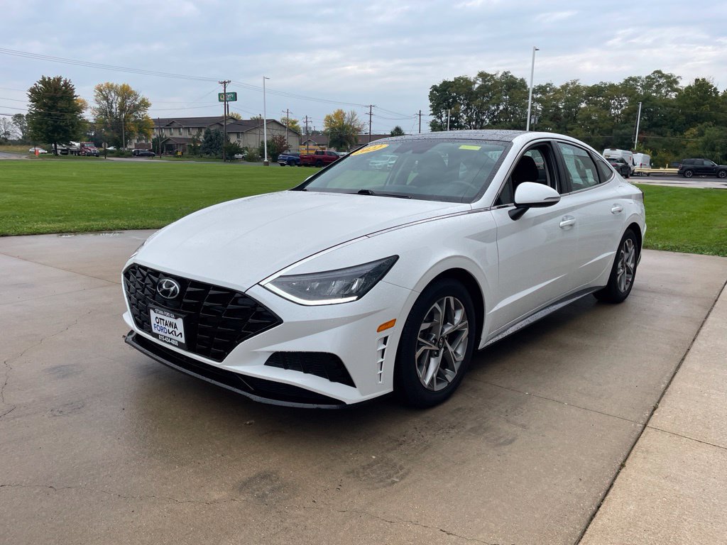 Used 2022 Hyundai Sonata SEL w/ Convenience Package FWD image 2
