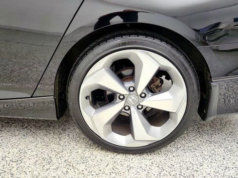 Used 2019 Honda Accord Touring image 9
