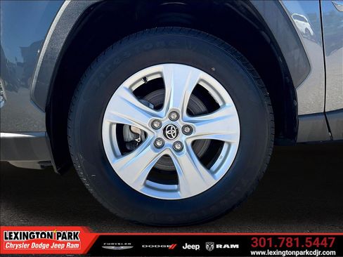 Used 2021 Toyota RAV4 XLE w/ Convenience Package AWD/4WD image 33