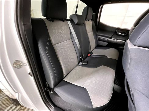 Used 2020 Toyota Tacoma TRD Sport image 27