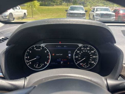 Used 2025 Nissan Altima 2.5 SV FWD image 21