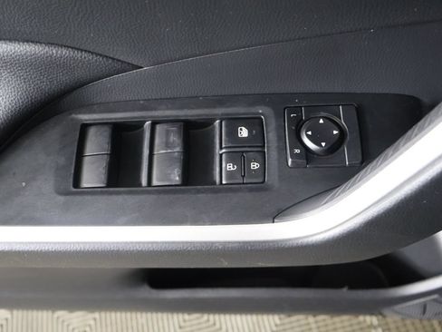 Used 2024 Toyota RAV4 LE AWD/4WD image 32