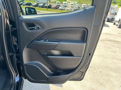 Used 2022 Chevrolet Colorado LT w/ LT Convenience Package AWD/4WD image 23