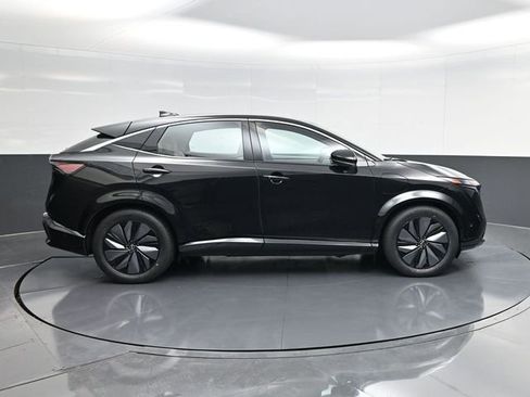 Used 2023 Nissan Ariya FWD image 2