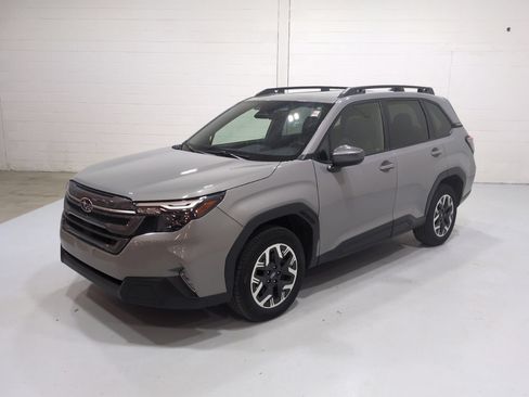 Certified 2025 Subaru Forester Premium w/ Convenience Package #1 AWD/4WD image 7