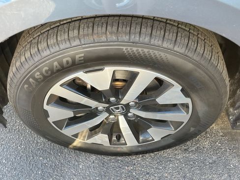 Used 2025 Honda Odyssey EX-L image 8