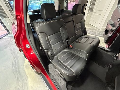 Used 2023 GMC Acadia Denali FWD image 5