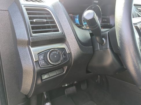 Used 2018 Ford Explorer XLT w/ Equipment Group 202A image 14