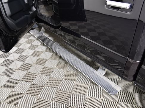 Used 2019 Ford F150 Lariat w/ Equipment Group 502A Luxury AWD/4WD image 18