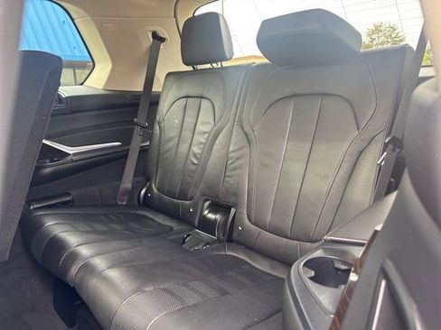 Used 2020 BMW X7 xDrive40i w/ Cold Weather Package image 14
