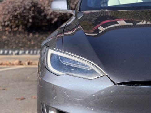 Used 2017 Tesla Model S 90D image 4