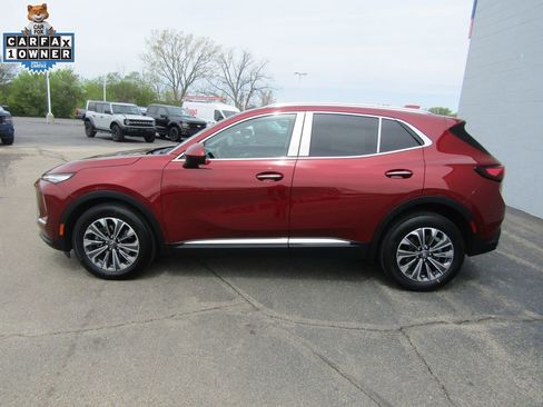 Used 2024 Buick Envision Preferred AWD/4WD image 2