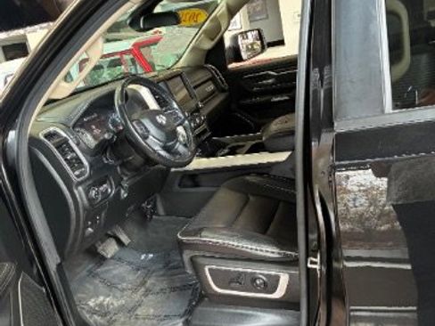 Used 2020 RAM 1500 Laramie AWD/4WD image 17