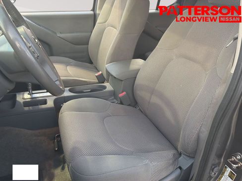 Used 2016 Nissan Frontier SV w/ SV Value Truck Package AWD/4WD image 16