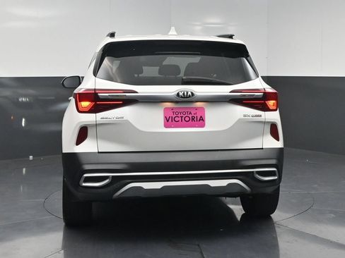 Used 2021 Kia Seltos SX w/ SX Sunroof Package AWD/4WD image 18
