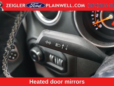 Used 2020 Jeep Wrangler Unlimited Sahara w/ Dual Top Group AWD/4WD image 23