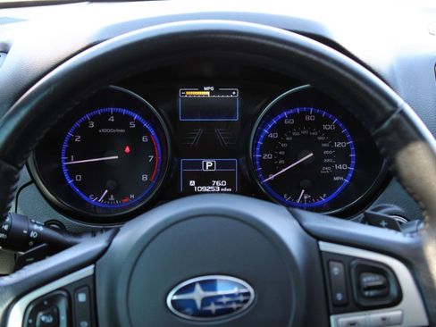 Used 2017 Subaru Outback 2.5i Limited AWD/4WD image 8