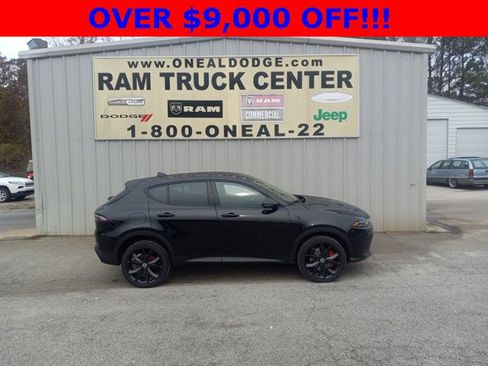 Used 2024 Dodge Hornet GT image 2