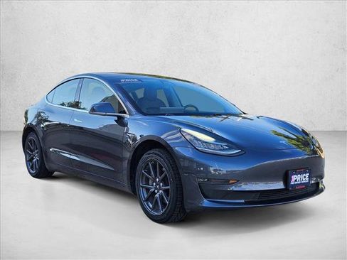 Used 2018 Tesla Model 3 Long Range image 3
