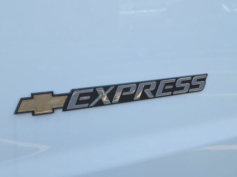 New 2026 Chevrolet Express 2500 Extended RWD image 5