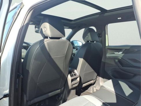 New 2026 Volkswagen Tiguan SE R-Line image 11