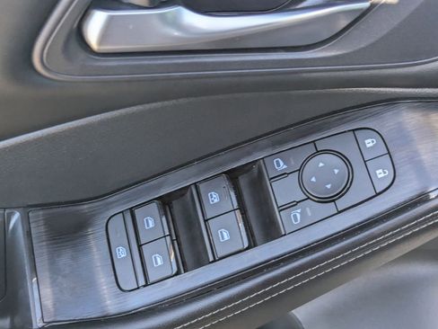 Used 2024 Nissan Rogue SV FWD image 18
