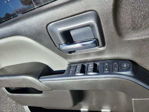 Used 2017 Chevrolet Silverado 1500 Custom w/ Custom Convenience Package image 16