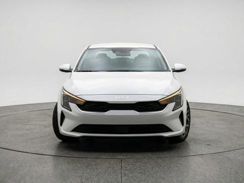 Used 2025 Kia K4 LXS image 1