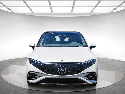 Used 2022 Mercedes-Benz EQS 580 4MATIC Sedan image 6