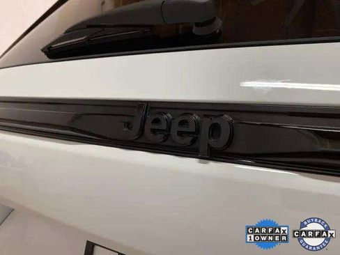 Used 2023 Jeep Grand Cherokee Limited w/ Luxury Tech Group II image 94