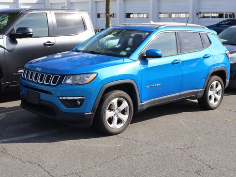 Used 2018 Jeep Compass Latitude w/ Popular Equipment Group AWD/4WD image 5