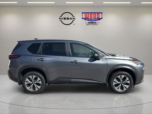 Used 2022 Nissan Rogue SV FWD image 4