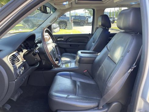 Used 2014 GMC Yukon XL Denali AWD/4WD image 18