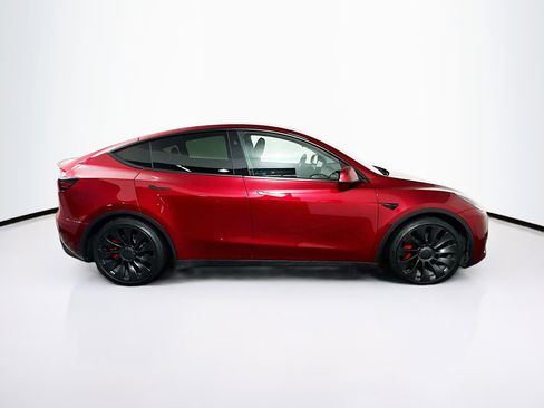Used 2024 Tesla Model Y Performance image 10