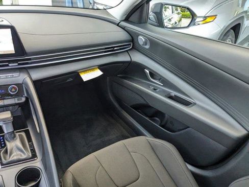 New 2024 Hyundai Elantra SEL image 12