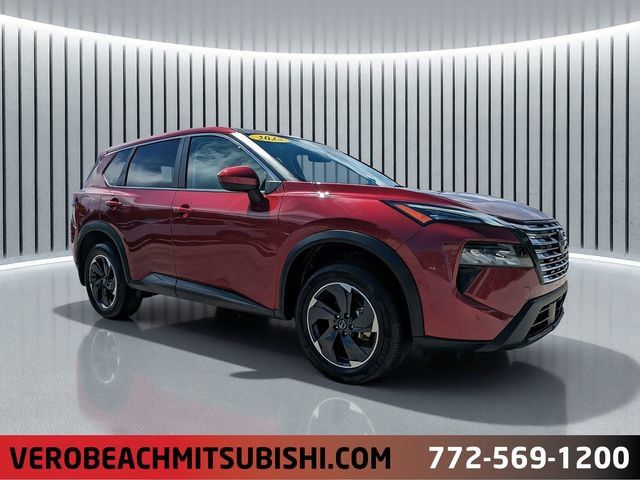 Used 2025 Nissan Rogue SV AWD/4WD image 1