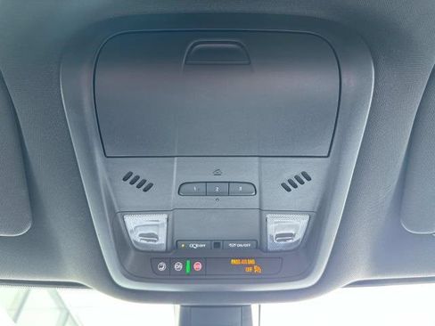 Used 2022 Buick Enclave Essence w/ LPO, Floor Liner Package image 73